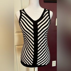 GREEN Envelope Los Angeles Sleeveless Black and White Striped Top Size Small